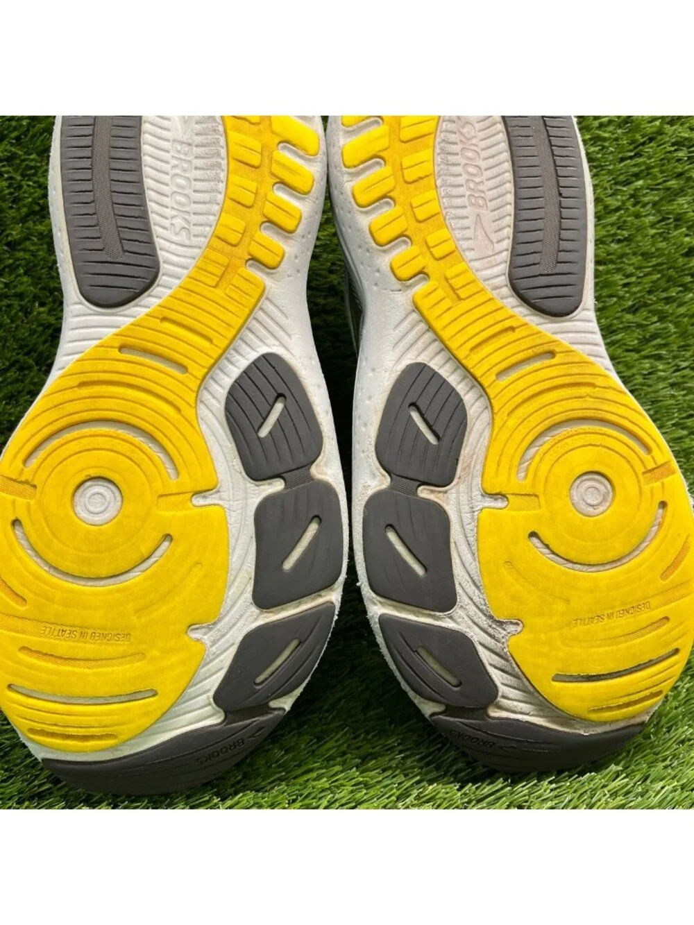 Brooks missing insoles